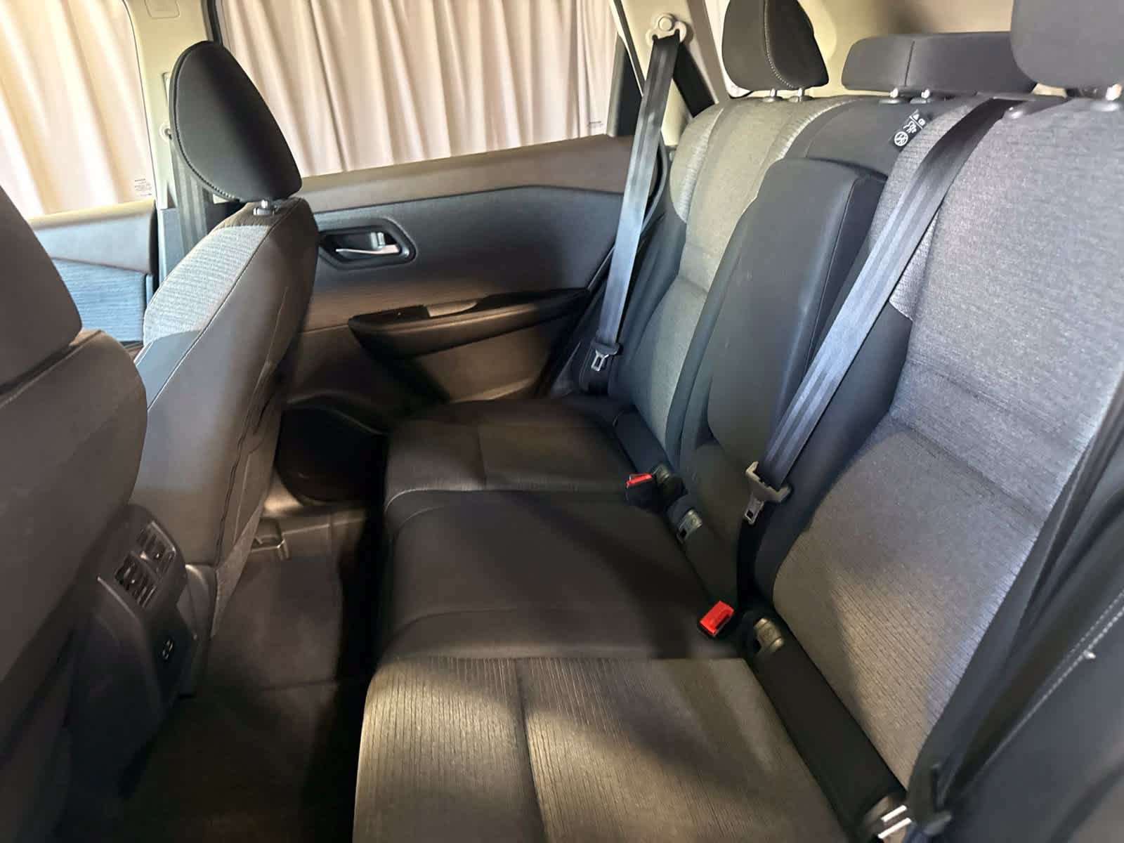 Used 2022 Nissan Rogue SV FWD image 15
