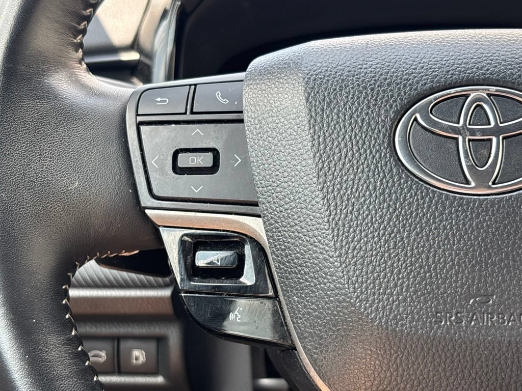 Used 2025 Toyota Camry SE FWD image 21