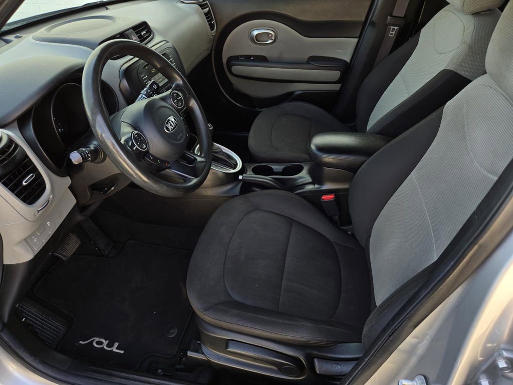 Used 2019 Kia Soul image 17