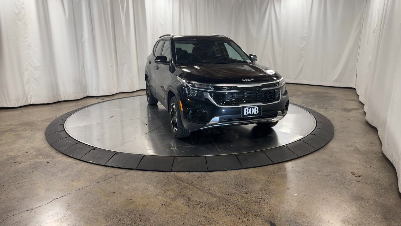 Certified 2025 Kia Seltos S image 4