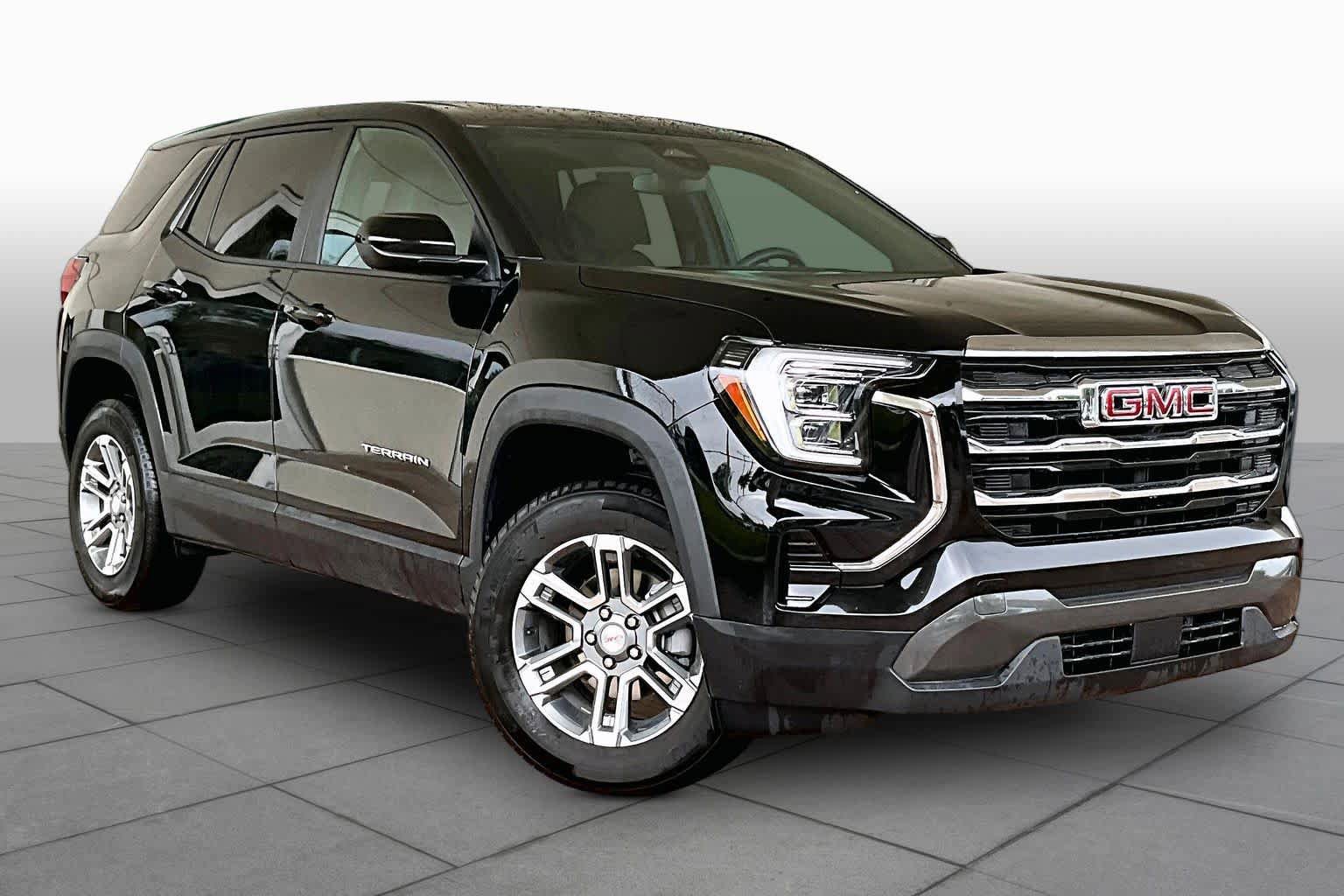 Used 2025 GMC Terrain Elevation FWD image 3
