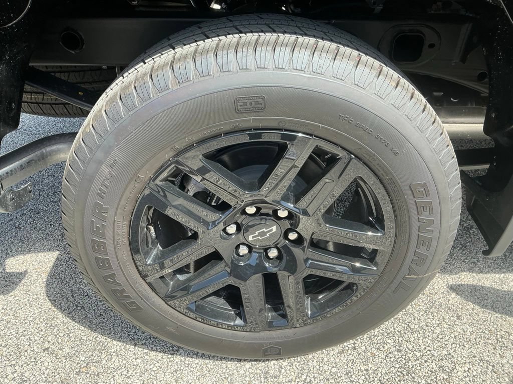 Used 2026 Chevrolet Silverado 1500 Custom w/ Rally Edition RWD image 17