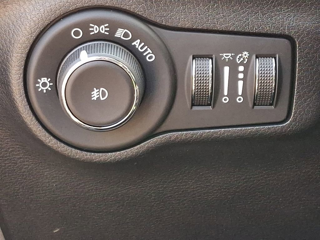 Used 2019 Jeep Compass Limited image 25