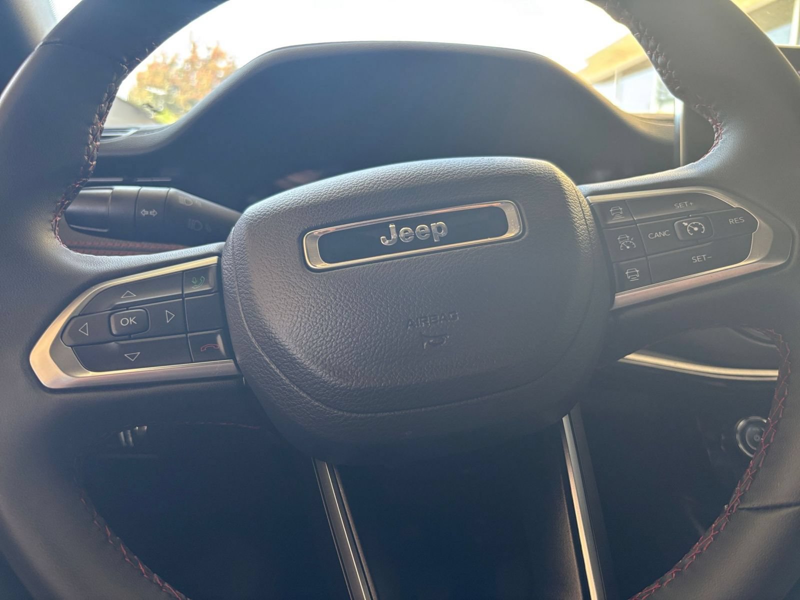 Used 2025 Jeep Compass Trailhawk AWD/4WD image 26
