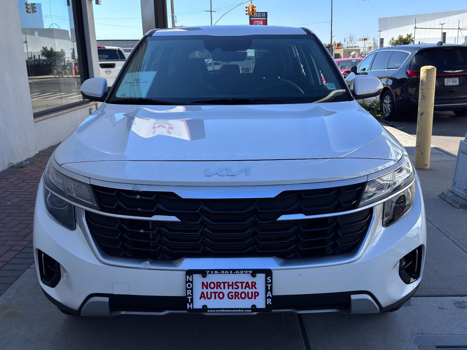 Used 2024 Kia Seltos LX image 2