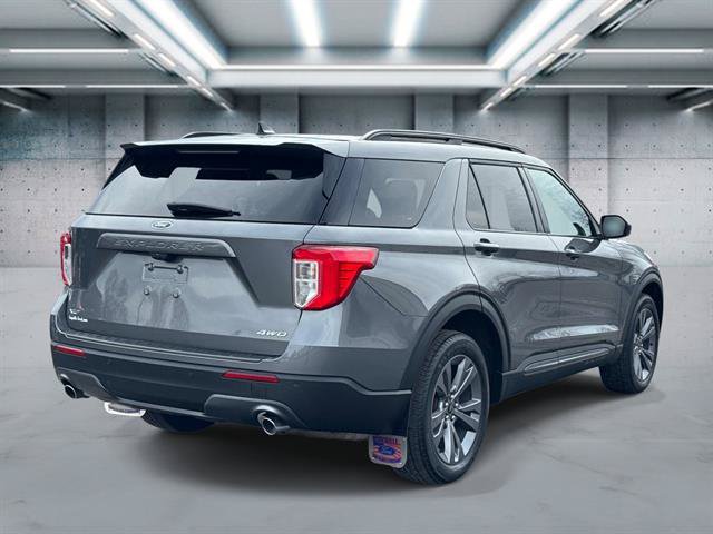 Certified 2023 Ford Explorer XLT w/ Equipment Group 202A AWD/4WD image 4