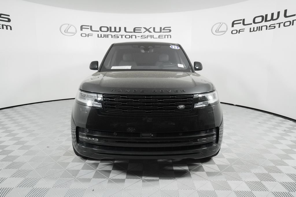 Used 2023 Land Rover Range Rover SE AWD/4WD image 2
