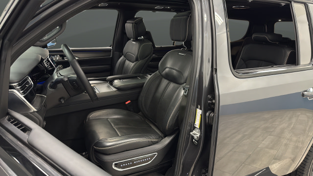 Used 2022 Jeep Grand Wagoneer Series II AWD/4WD image 9
