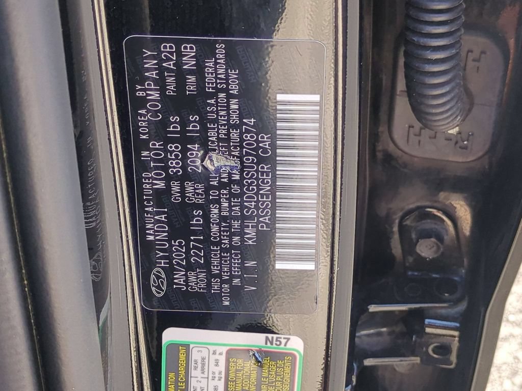Used 2025 Hyundai Elantra SEL FWD image 36