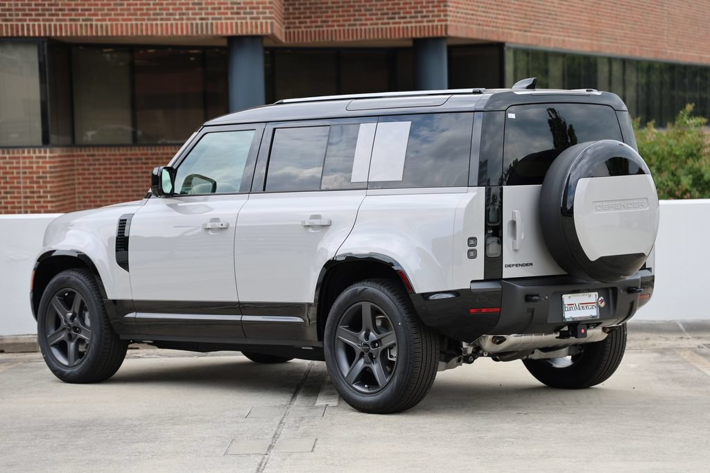 New 2026 Land Rover Defender 110 X-Dynamic SE AWD/4WD image 2