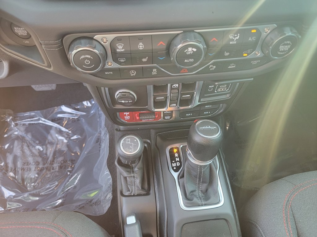 Used 2026 Jeep Gladiator Rubicon w/ Safety Group AWD/4WD image 19