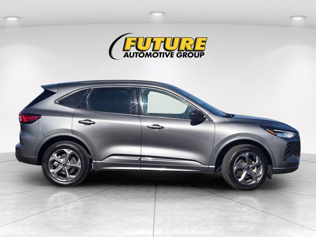 Certified 2024 Ford Escape ST-Line image 3
