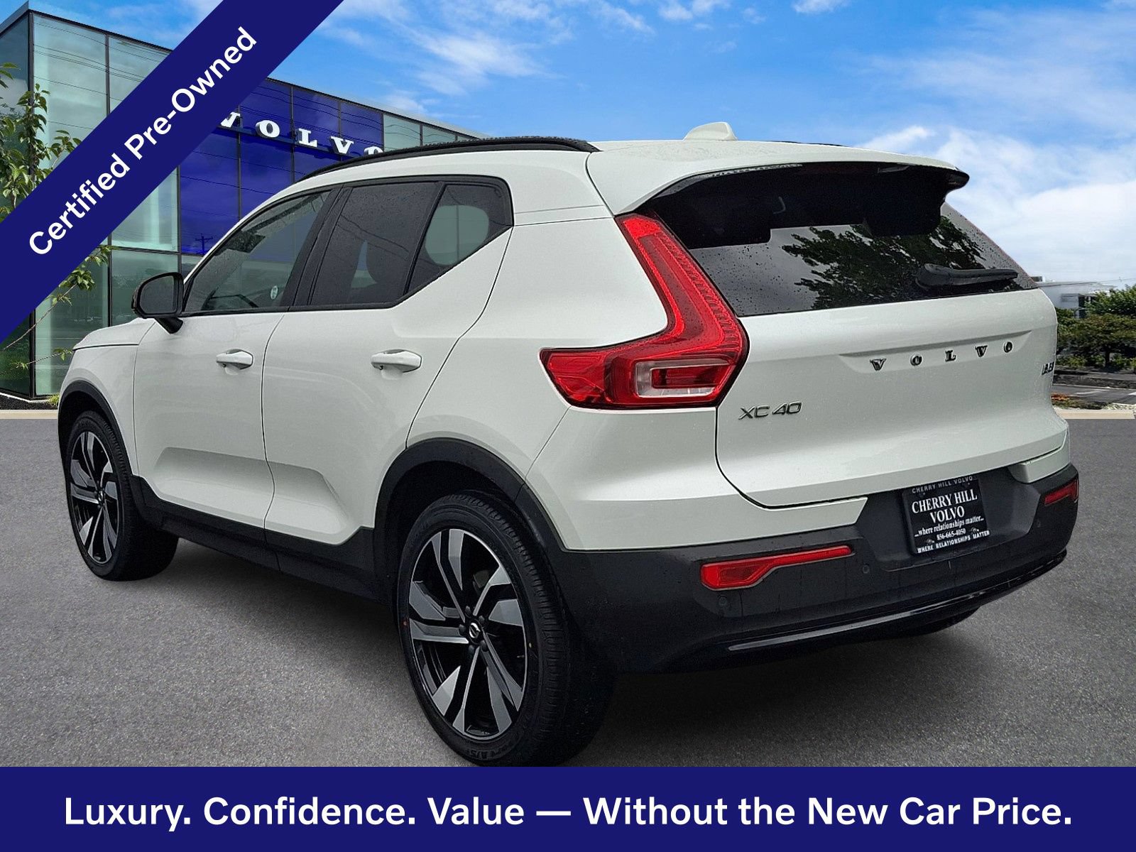 Certified 2024 Volvo XC40 B5 Plus w/ Protection Package Premier AWD/4WD image 5