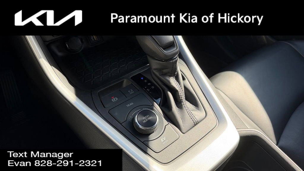 Used 2023 Toyota RAV4 AWD Hybrid image 12