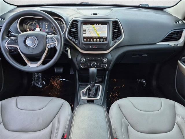 Used 2018 Jeep Cherokee Latitude FWD image 4