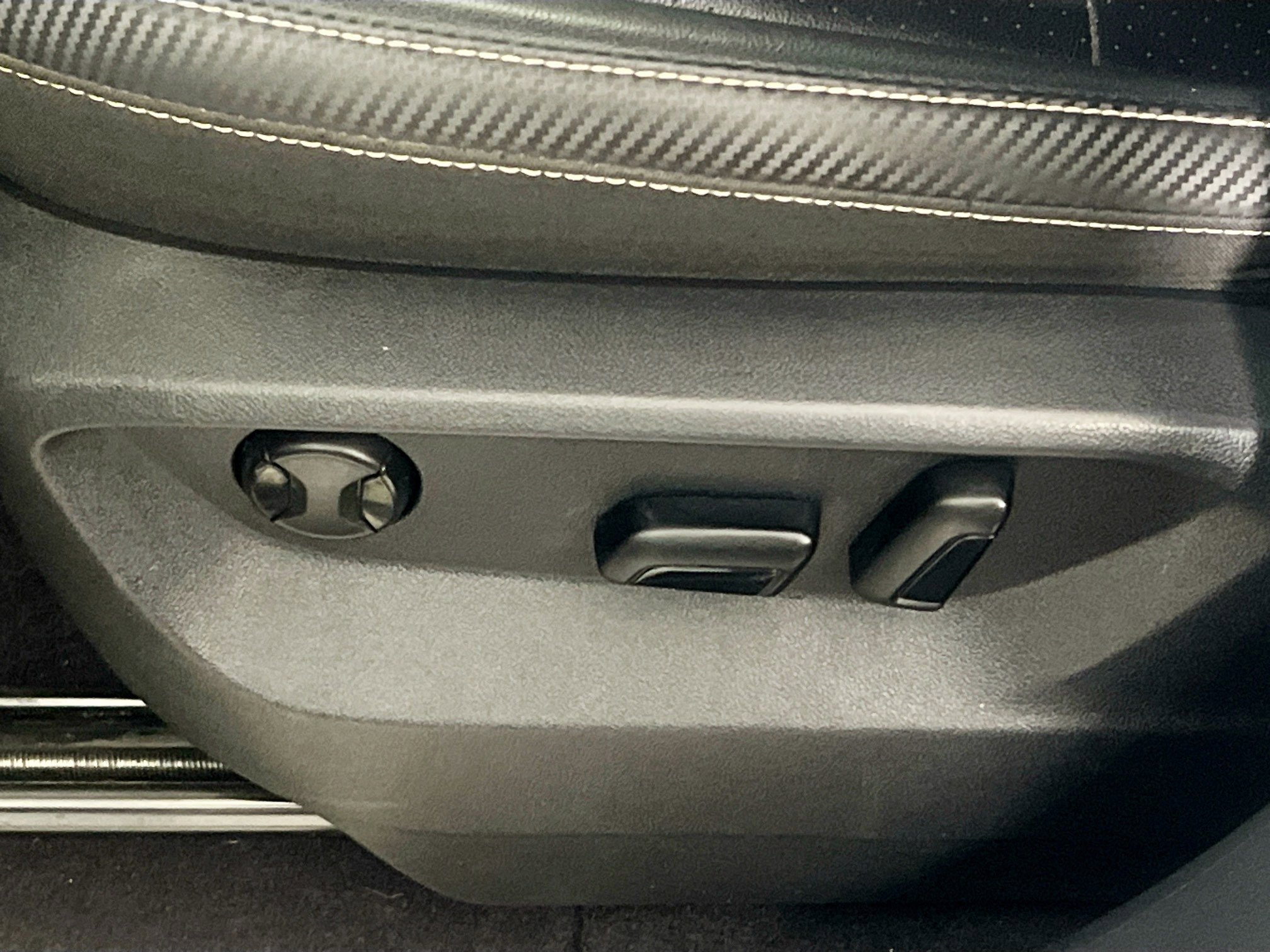 Used 2022 Volkswagen Atlas Cross Sport SE image 15