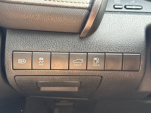 Used 2020 Toyota Camry LE FWD image 30