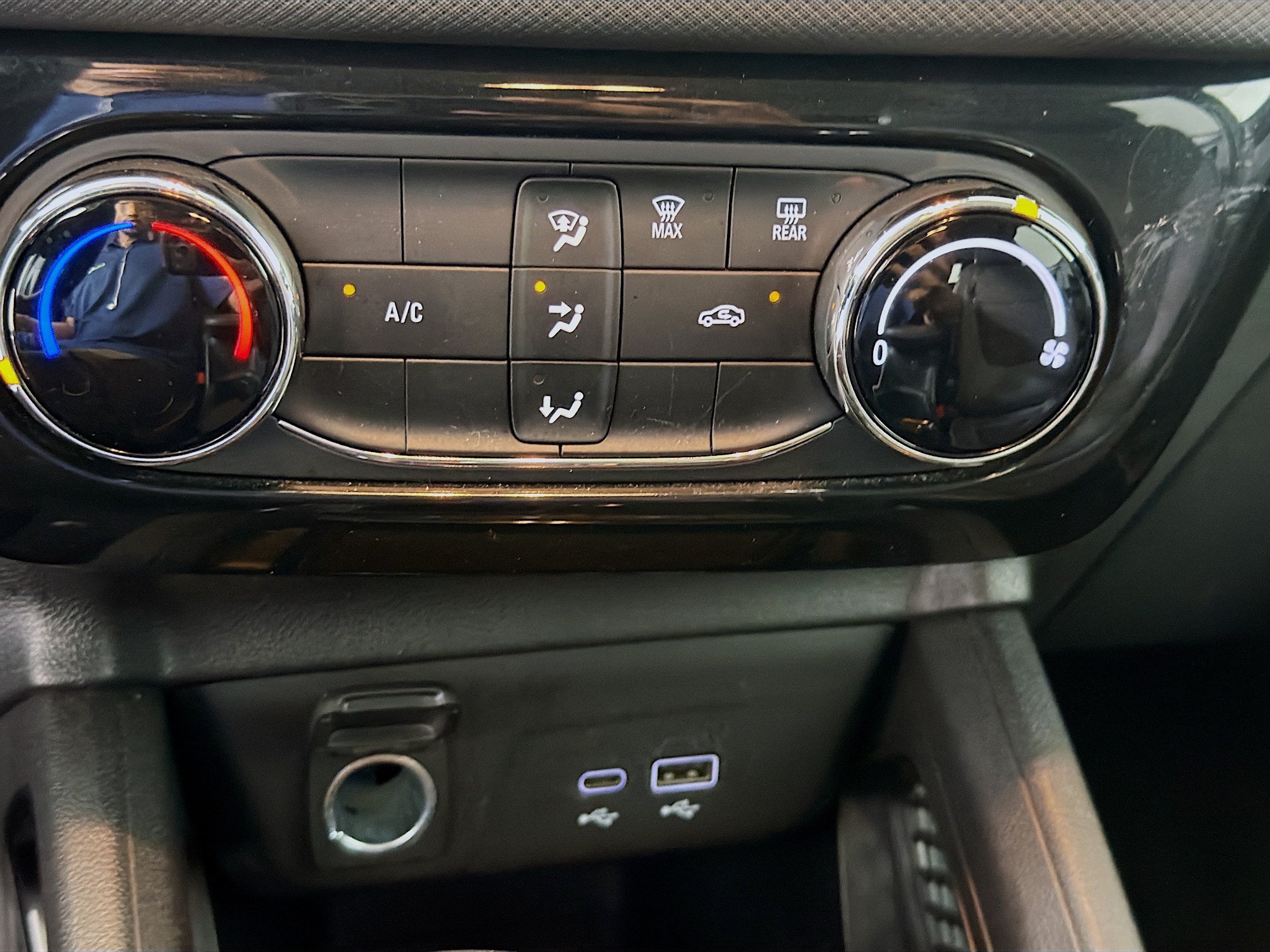 Used 2024 Chevrolet TrailBlazer LT FWD image 22