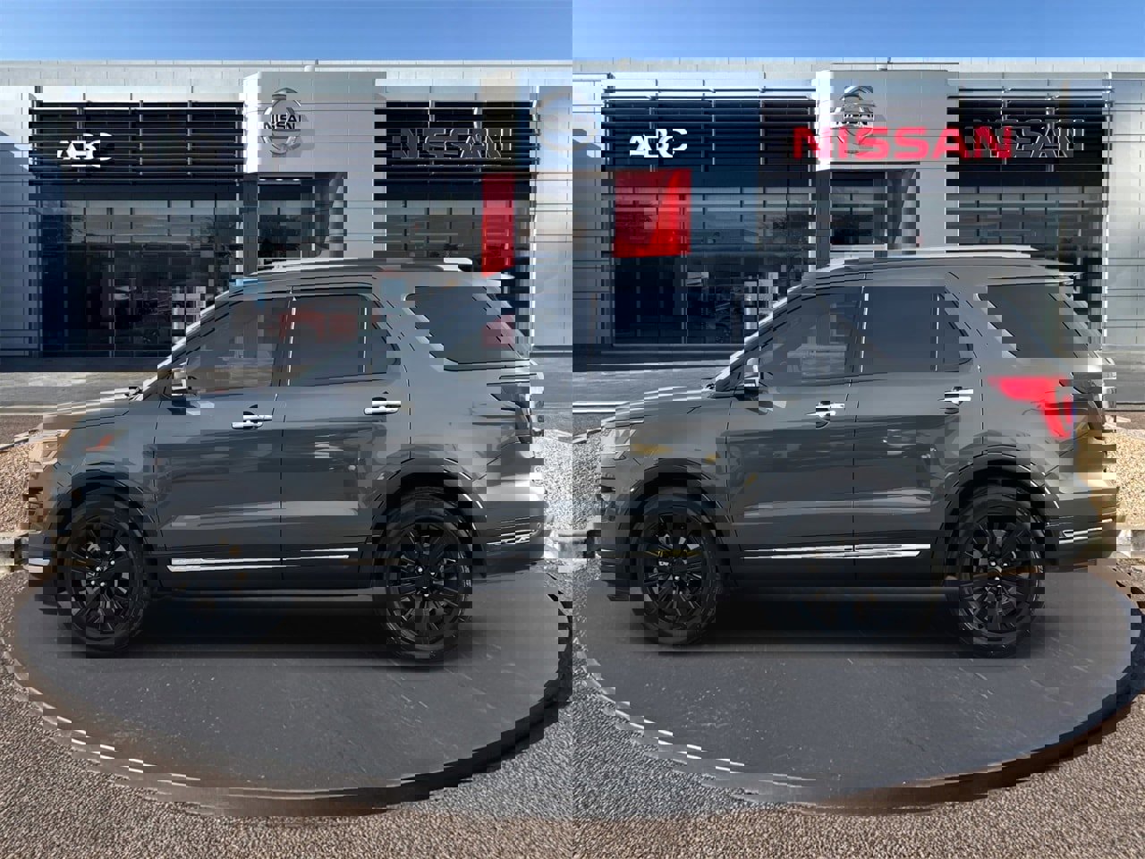 Used 2018 Ford Explorer Limited image 8