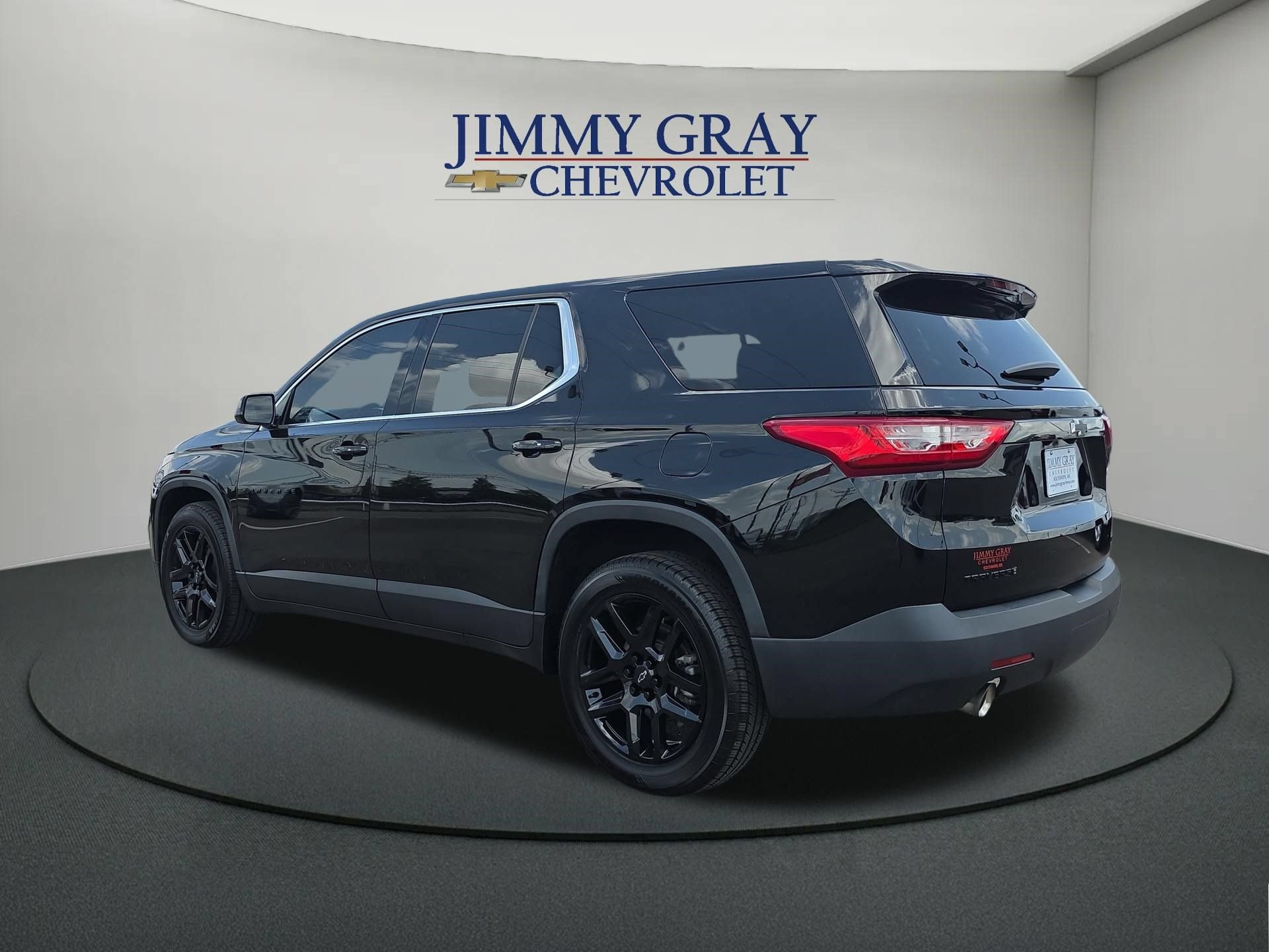 Used 2020 Chevrolet Traverse LS w/ LPO, Blackout Package FWD image 3
