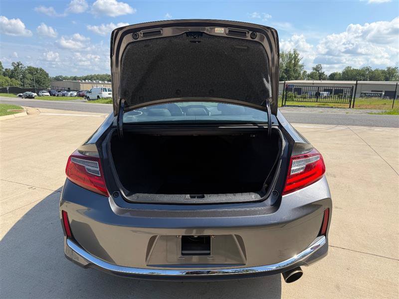 Used 2016 Honda Accord Touring image 7