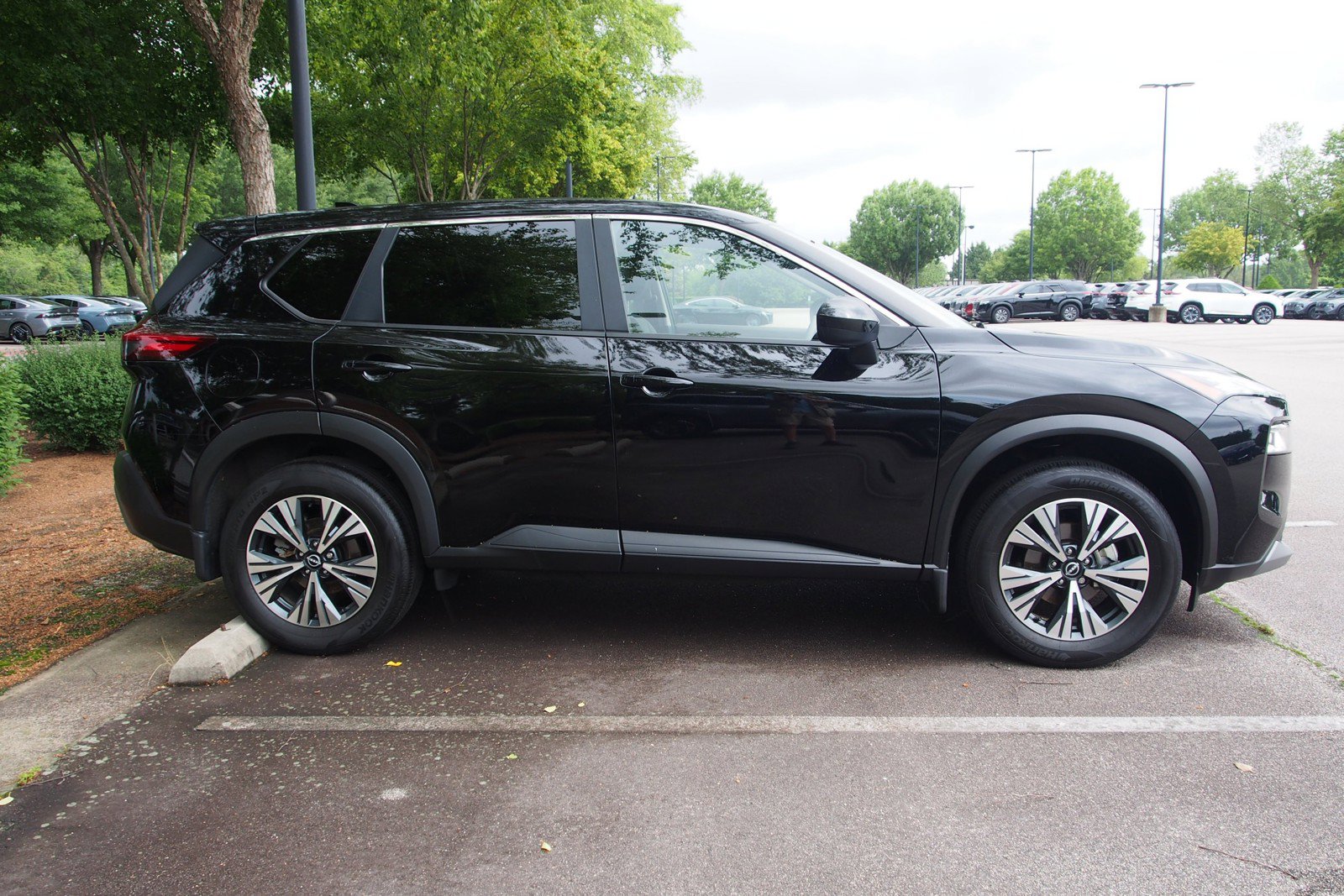 Used 2023 Nissan Rogue SV AWD/4WD image 8