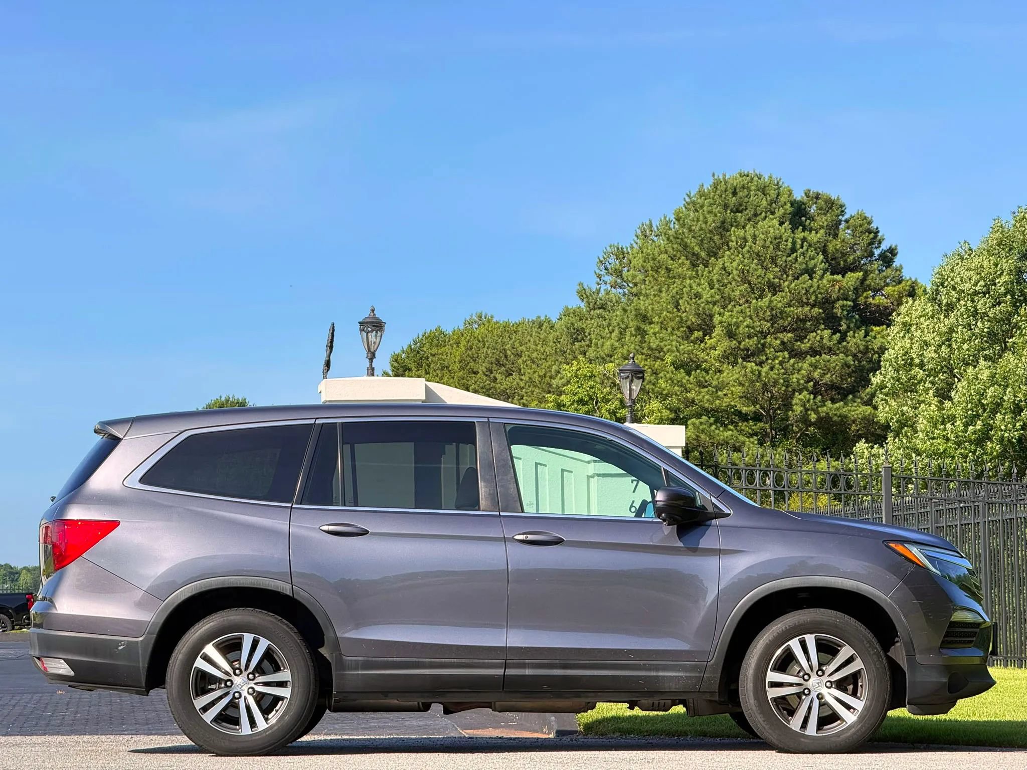 Used 2018 Honda Pilot EX image 6