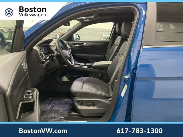 Used 2025 Volkswagen Atlas Cross Sport SE w/ Panoramic Sunroof Package image 7