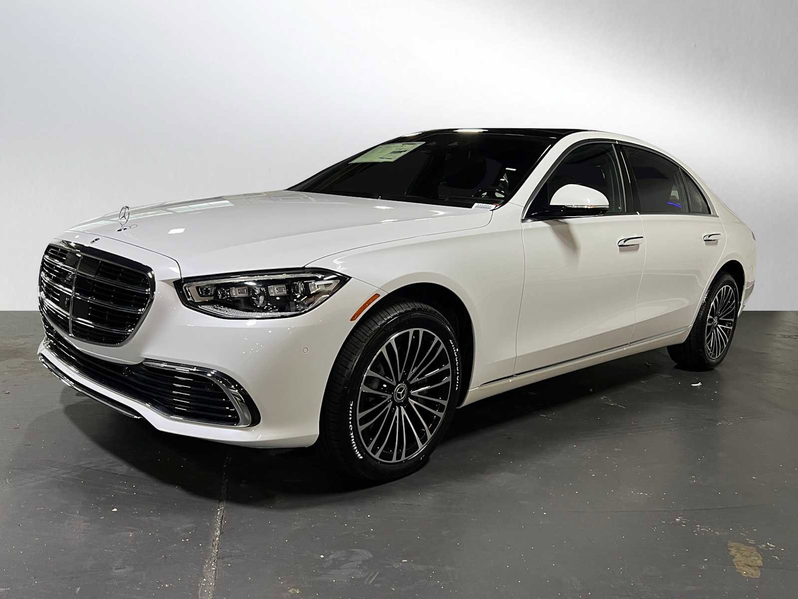 New 2025 Mercedes-Benz S 580 4MATIC Sedan image 52