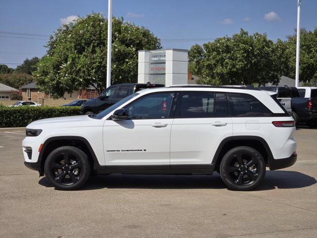 Certified 2023 Jeep Grand Cherokee Limited w/ Black Appearance Package AWD/4WD image 4
