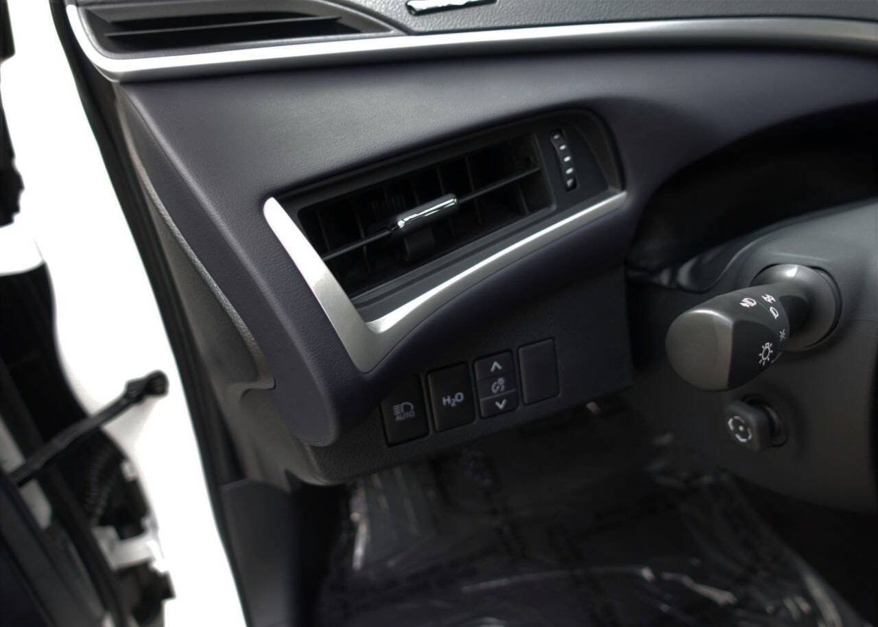 Used 2017 Toyota Mirai FWD image 25
