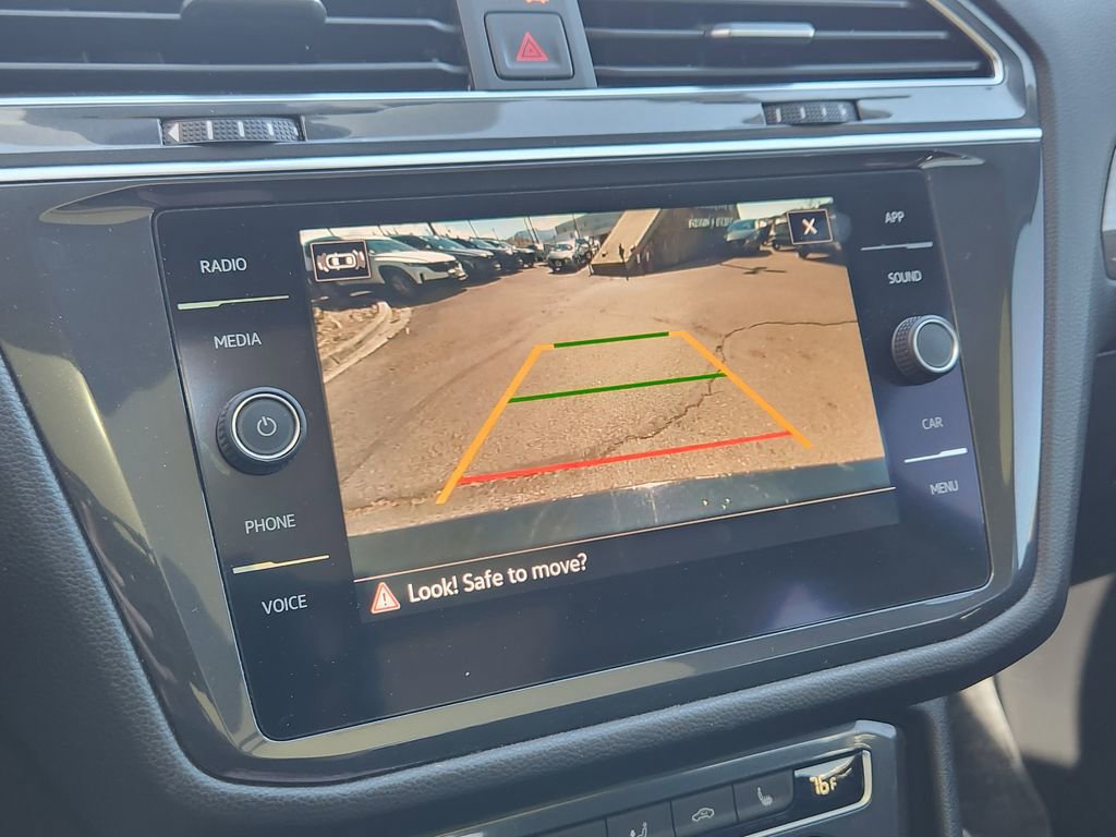 Used 2021 Volkswagen Tiguan SE image 8