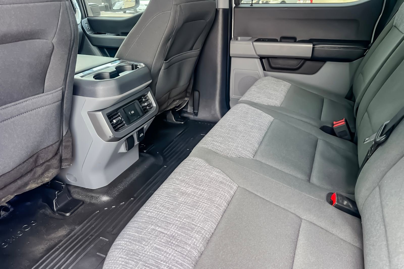 Used 2023 Ford F350 XLT w/ FX4 Off-Road Package image 8