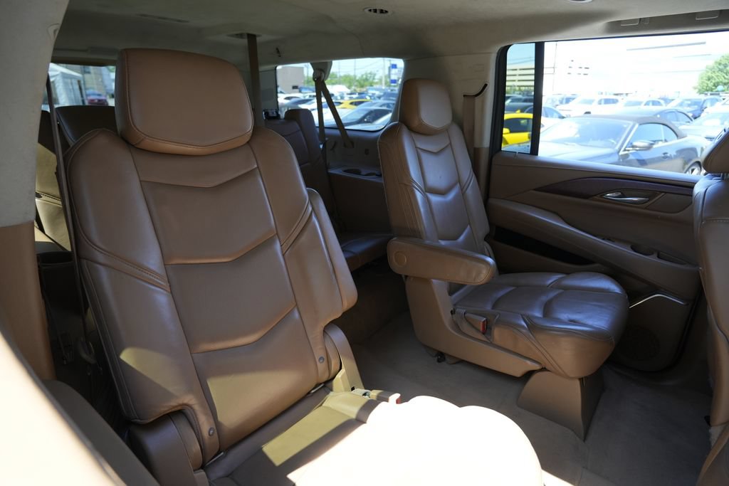 Used 2015 Cadillac Escalade ESV Platinum AWD/4WD image 28