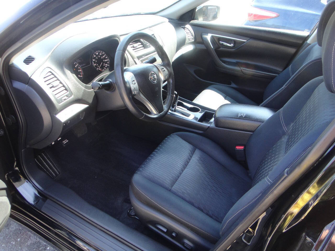 Used 2018 Nissan Altima 2.5 SV FWD image 7