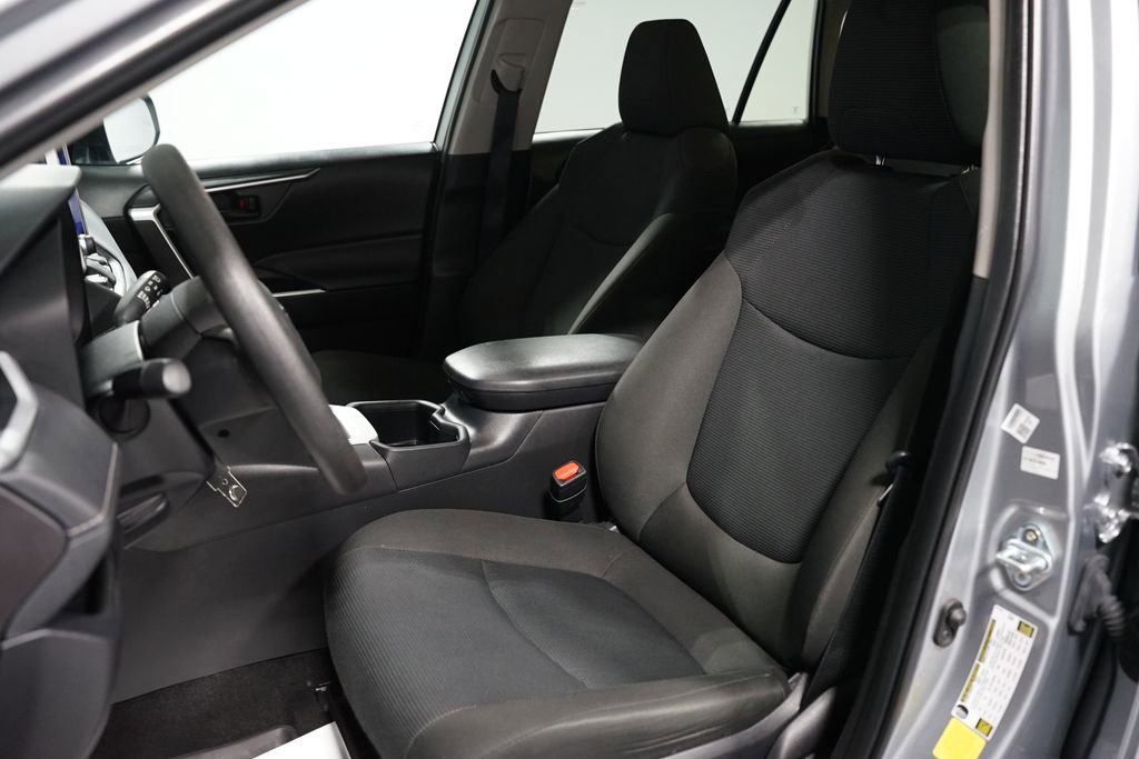 Certified 2025 Toyota RAV4 LE image 26