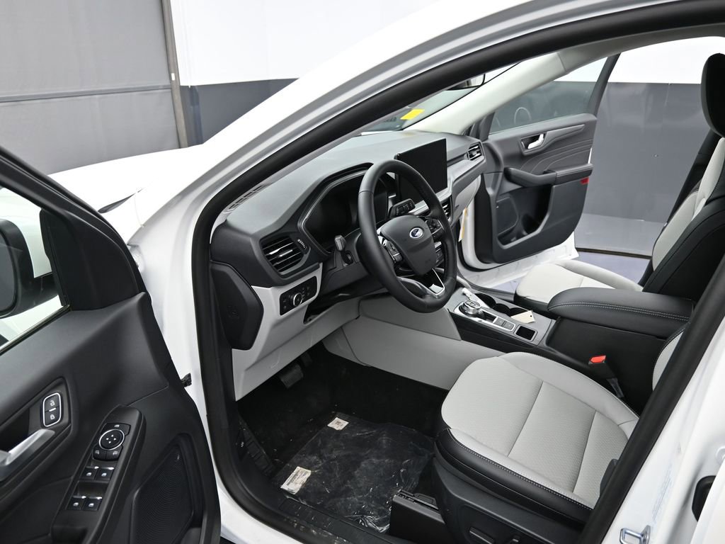 New 2025 Ford Escape SE image 14