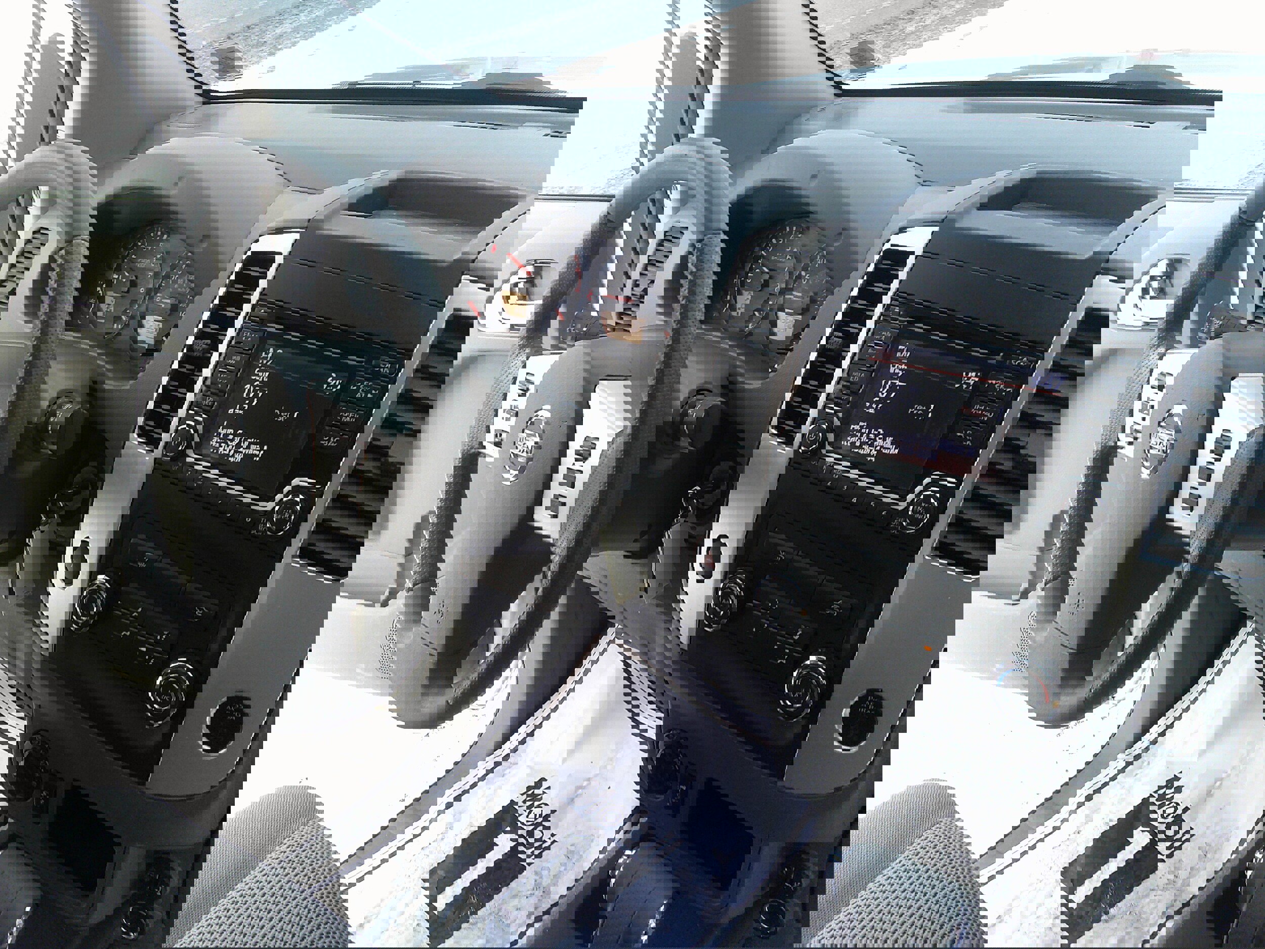 Used 2018 Nissan Frontier SV image 28