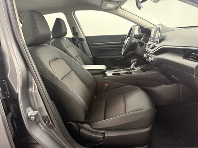 Used 2025 Nissan Altima 2.5 S image 30