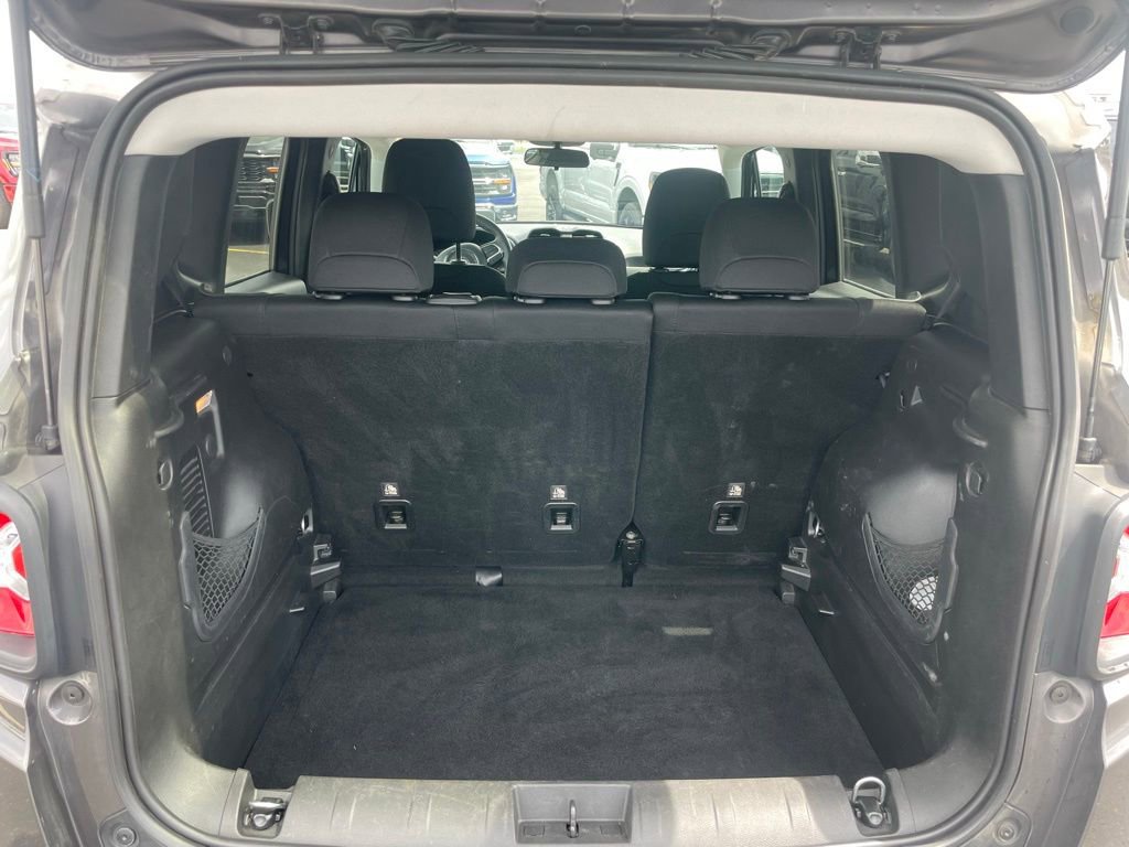 Used 2020 Jeep Renegade Sport w/ Sport Appearance Group FWD image 29