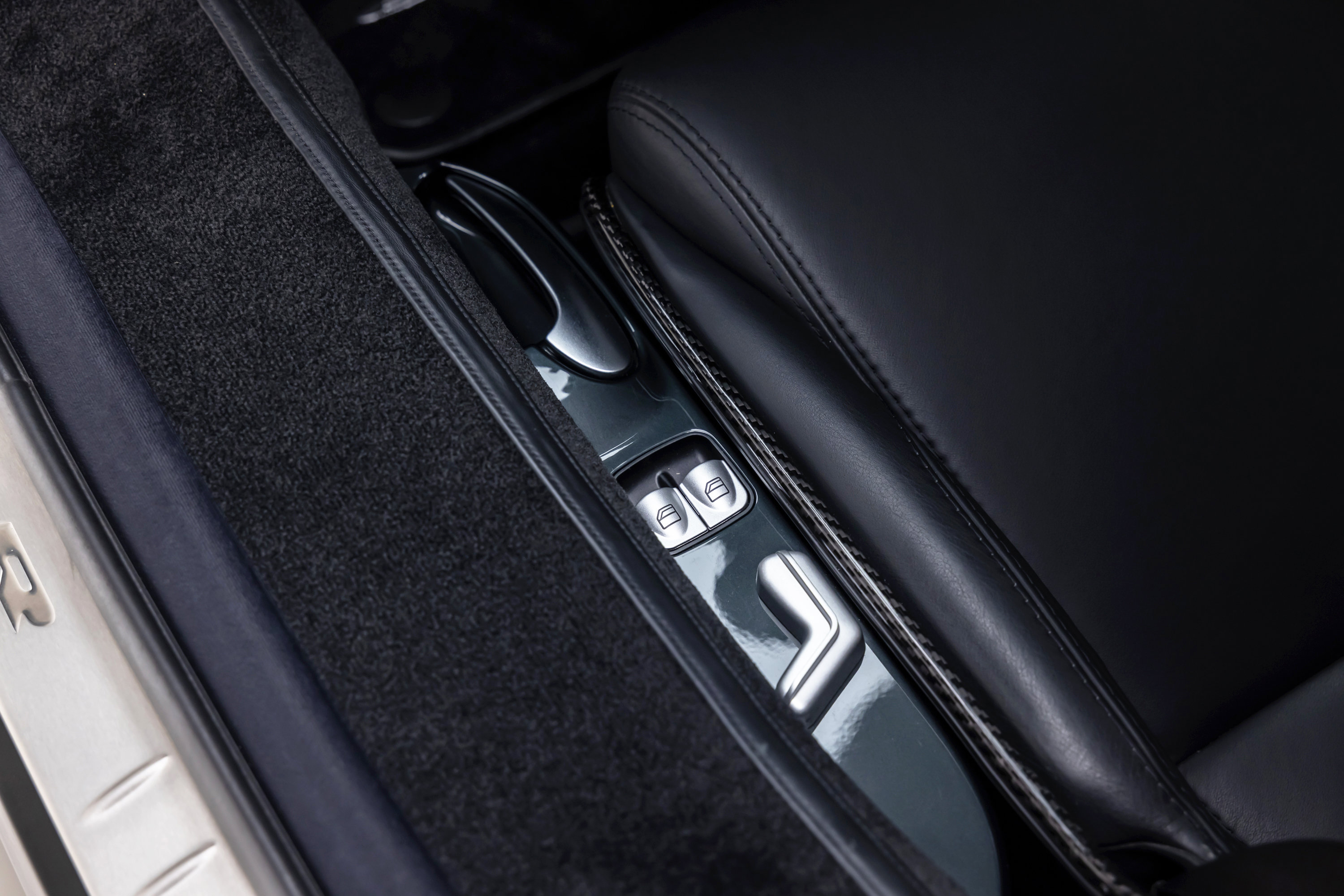 Used 2005 Mercedes-Benz SLR image 61