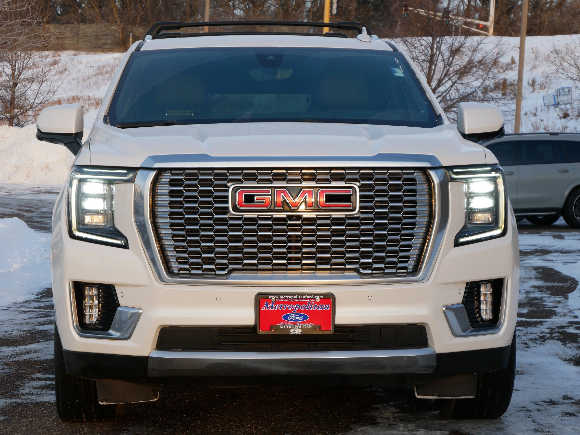 Used 2021 GMC Yukon Denali image 2