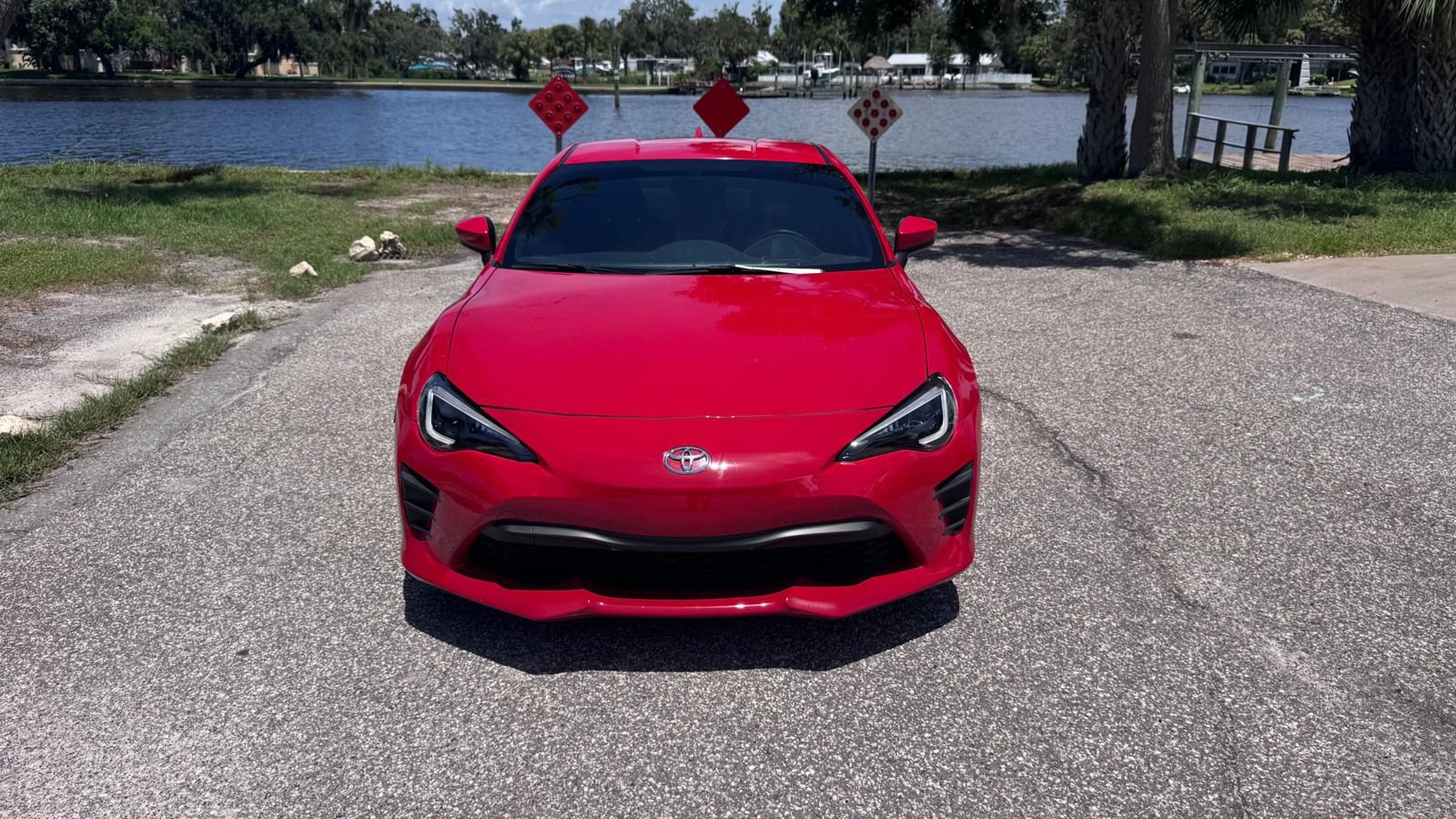 Used 2017 Toyota 86 RWD image 3