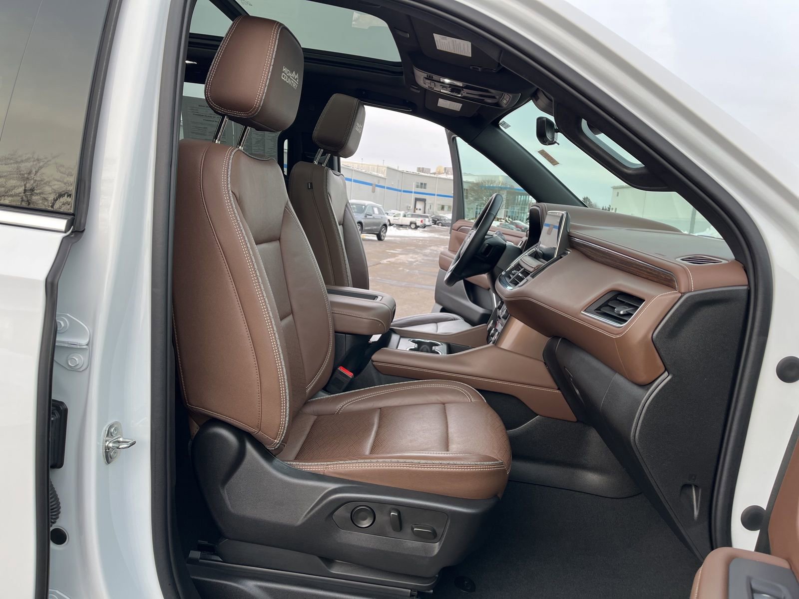 Certified 2023 Chevrolet Tahoe High Country w/ LPO, Illumination Package image 16