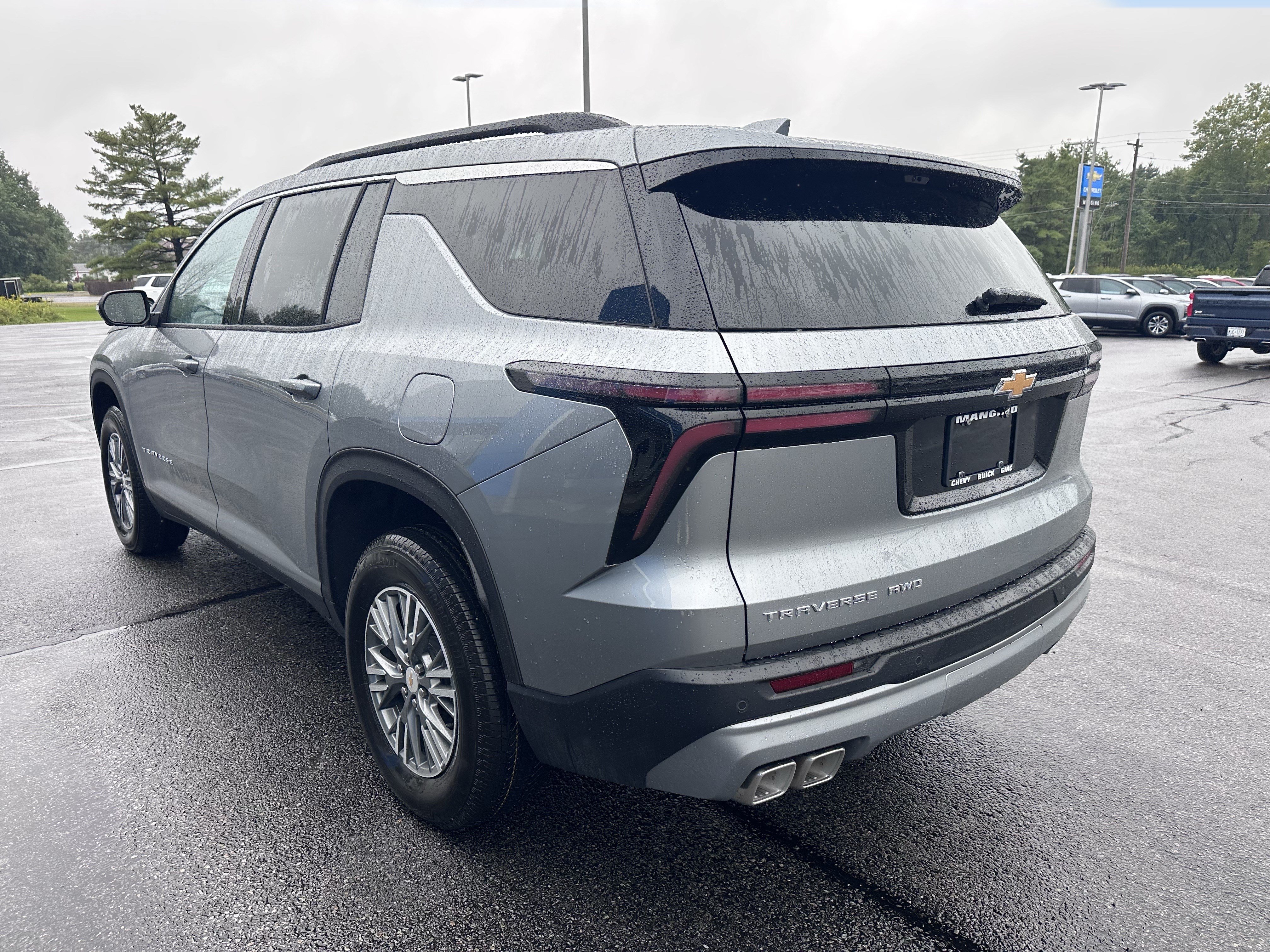 New 2027 Chevrolet Traverse LT w/ Driver Confidence Package AWD/4WD image 4