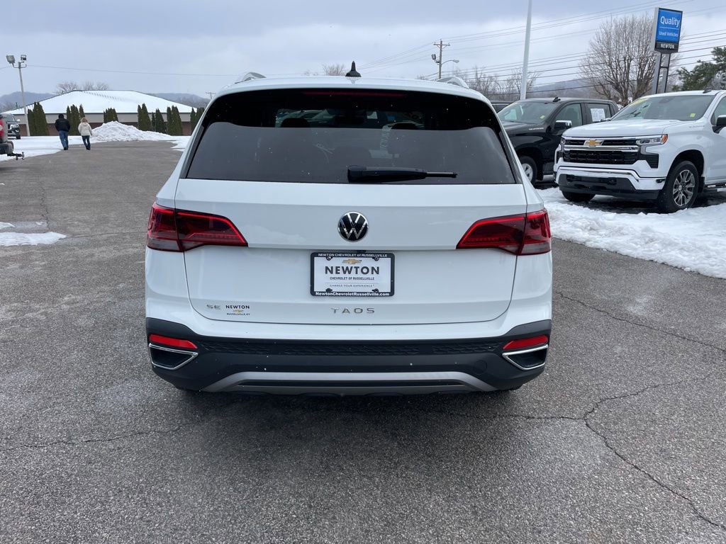 Used 2024 Volkswagen Taos SE image 48