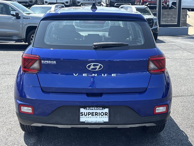 Used 2021 Hyundai Venue SEL FWD image 4