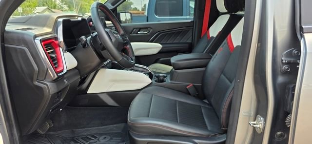 Used 2024 GMC Canyon AT4X image 9