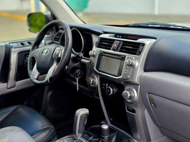 Used 2012 Toyota 4Runner SR5 w/ Premium Pkg AWD/4WD image 18