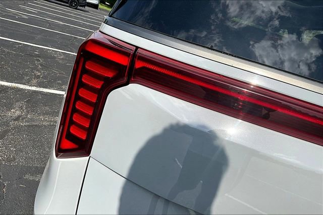 Certified 2025 Kia Carnival SX Prestige image 23